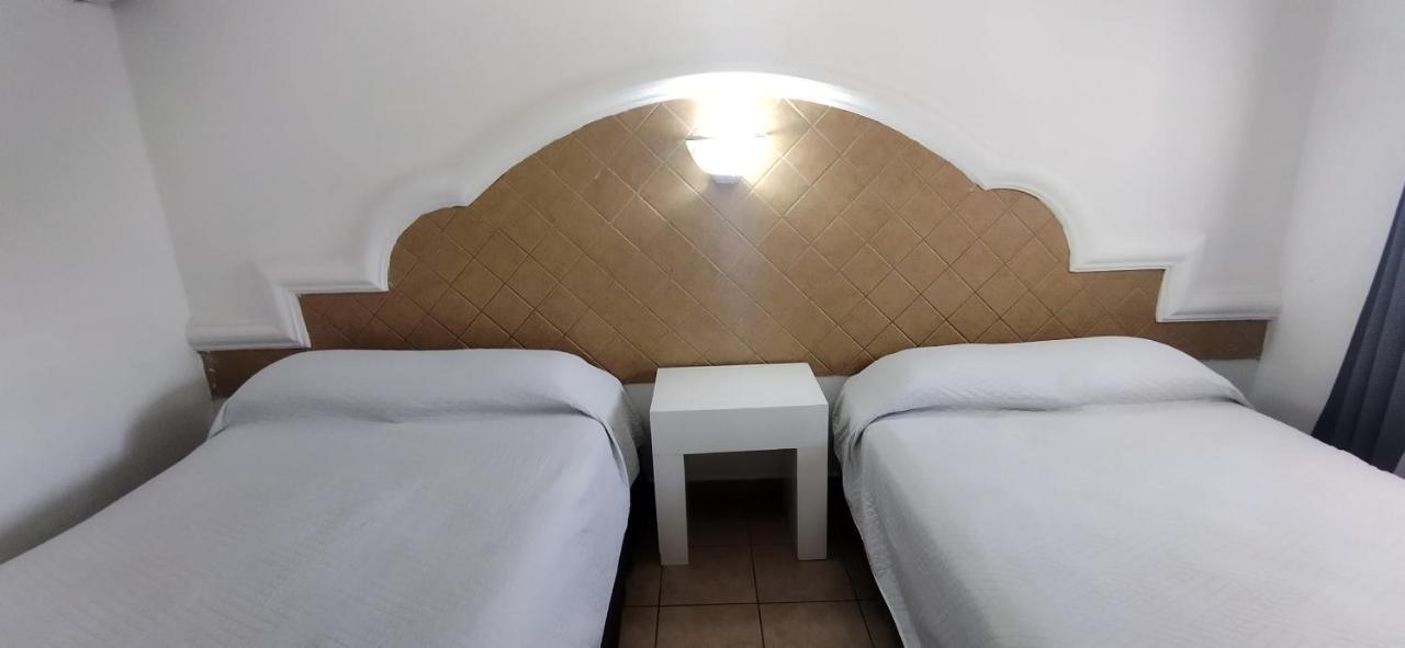 Hotel Casa Blanca Heroica Caborca Exterior photo